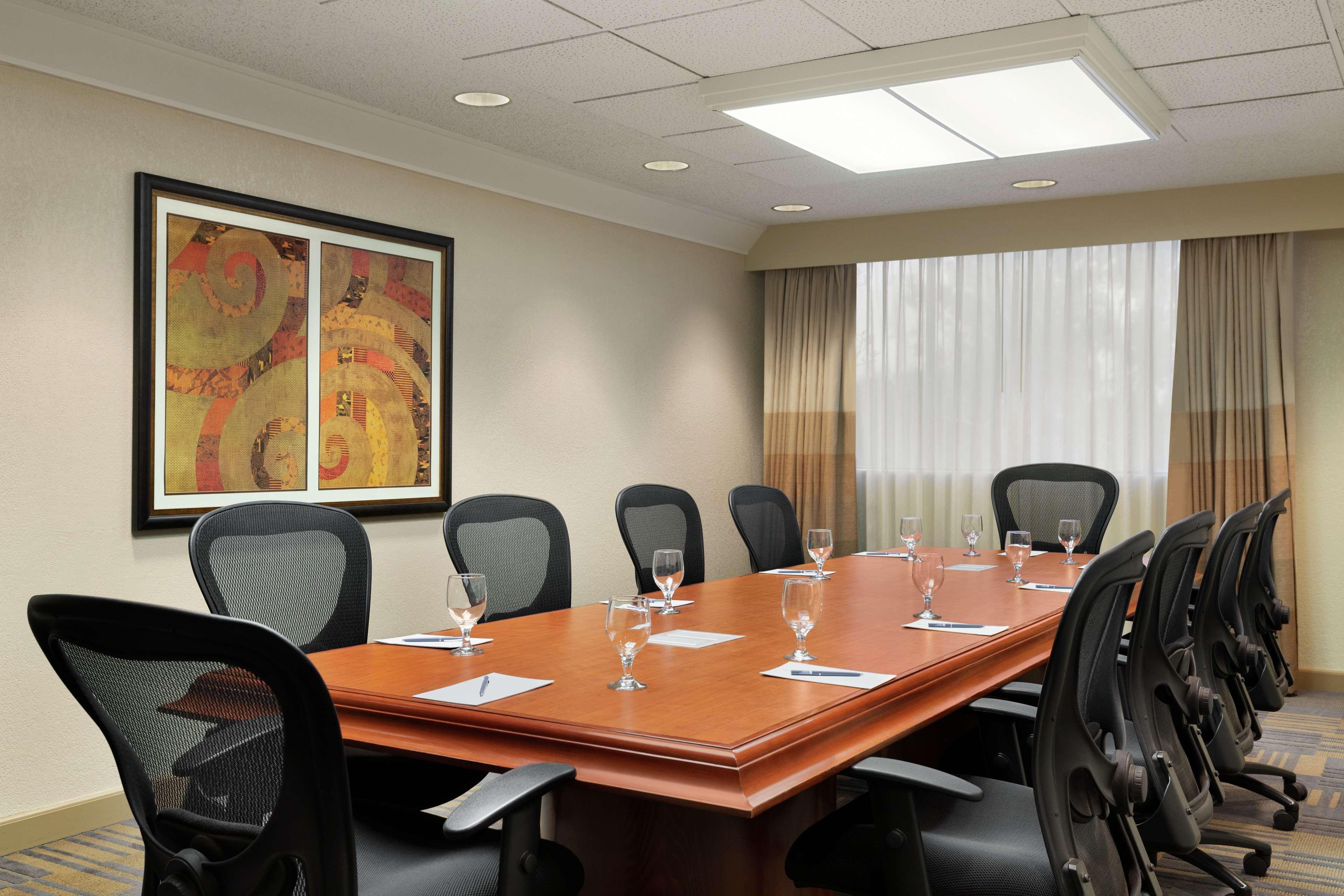 Embassy Suites By Hilton Phoenix Tempe Bagian luar foto