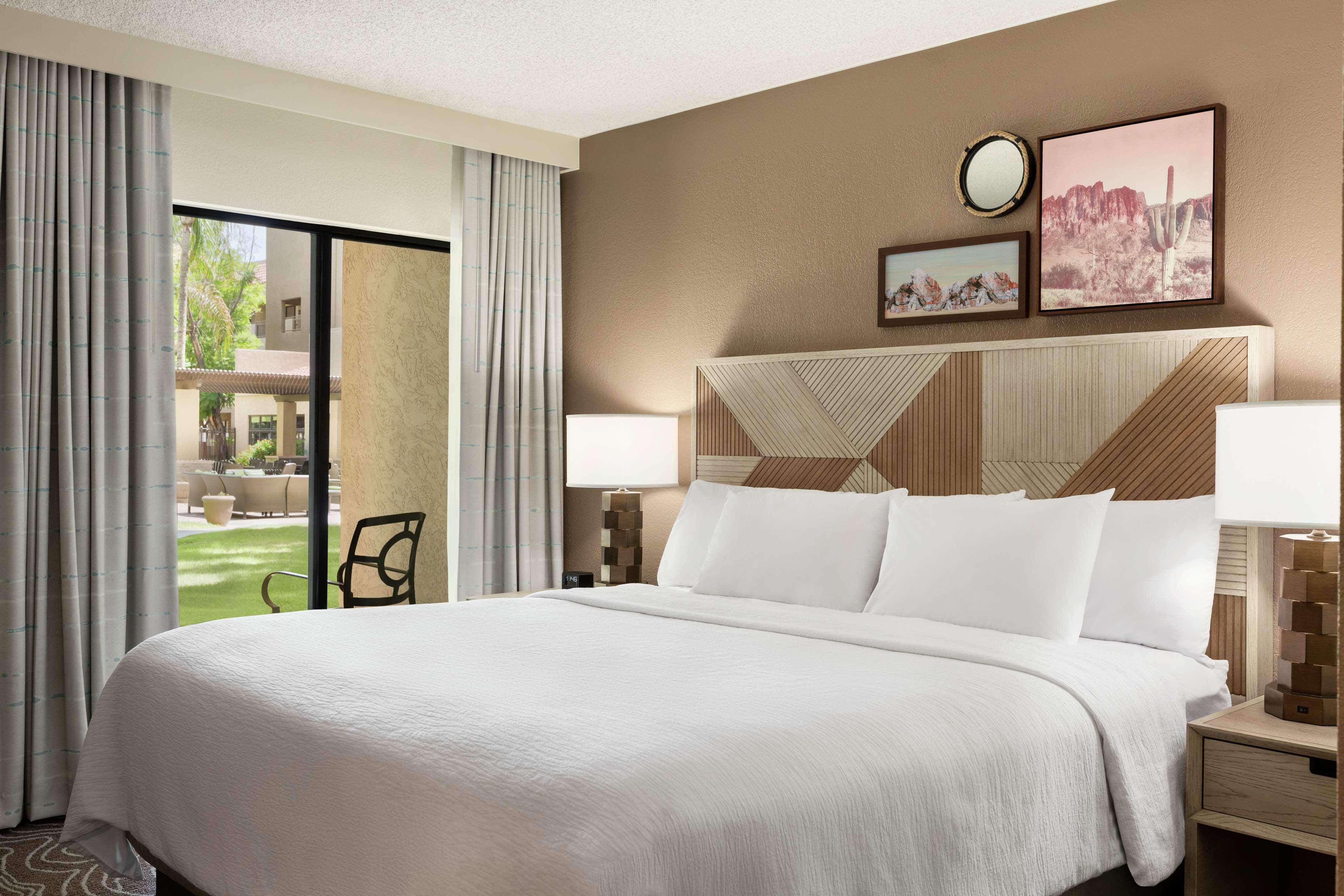 Embassy Suites By Hilton Phoenix Tempe Bagian luar foto