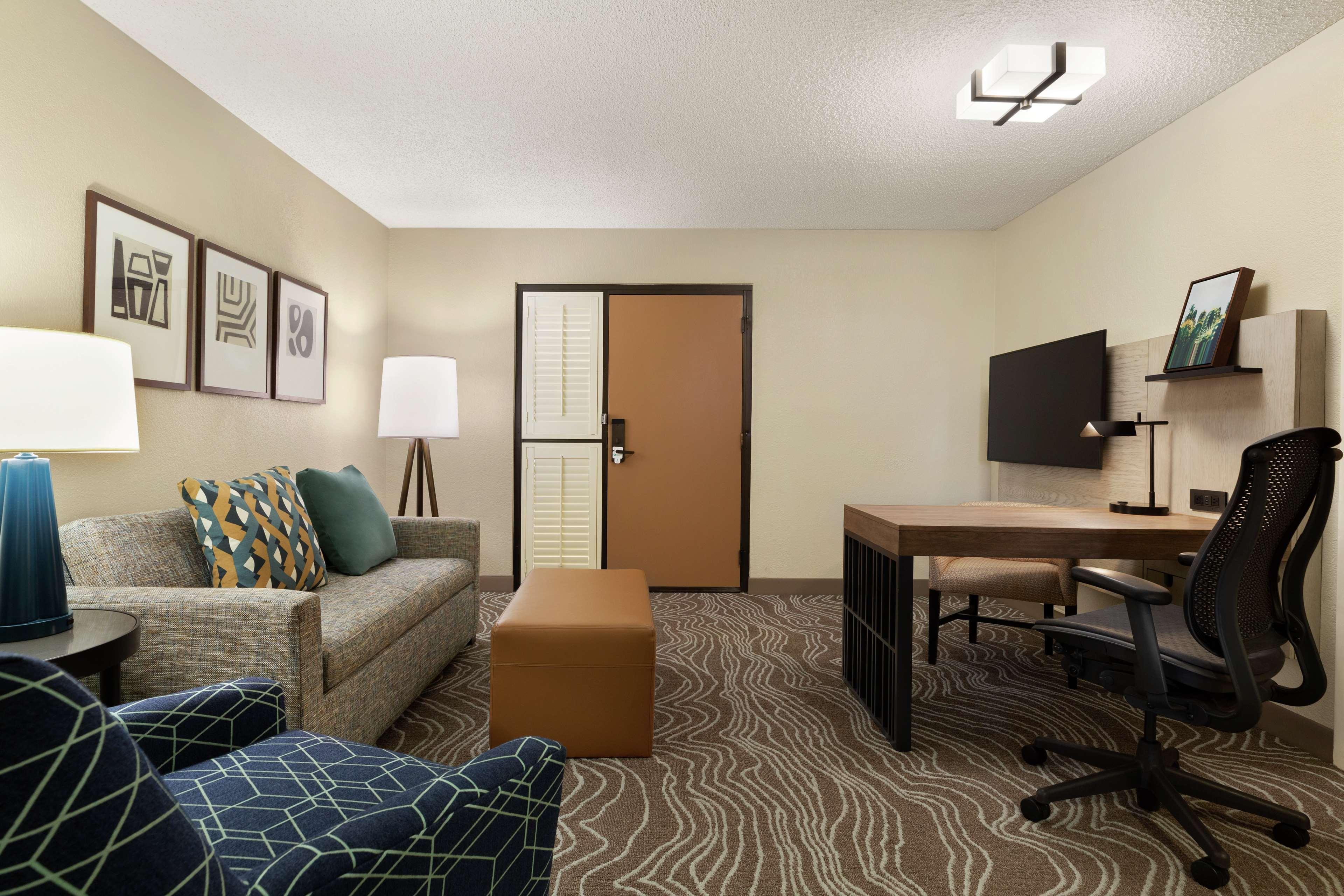 Embassy Suites By Hilton Phoenix Tempe Bagian luar foto