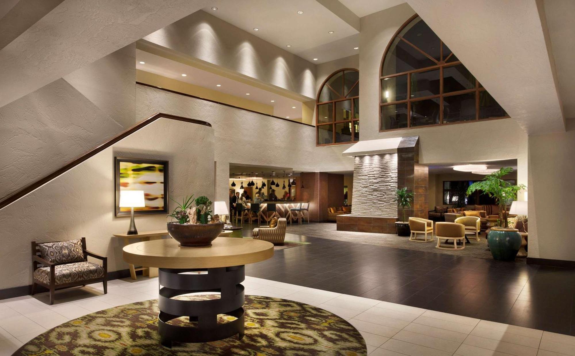 Embassy Suites By Hilton Phoenix Tempe Bagian luar foto
