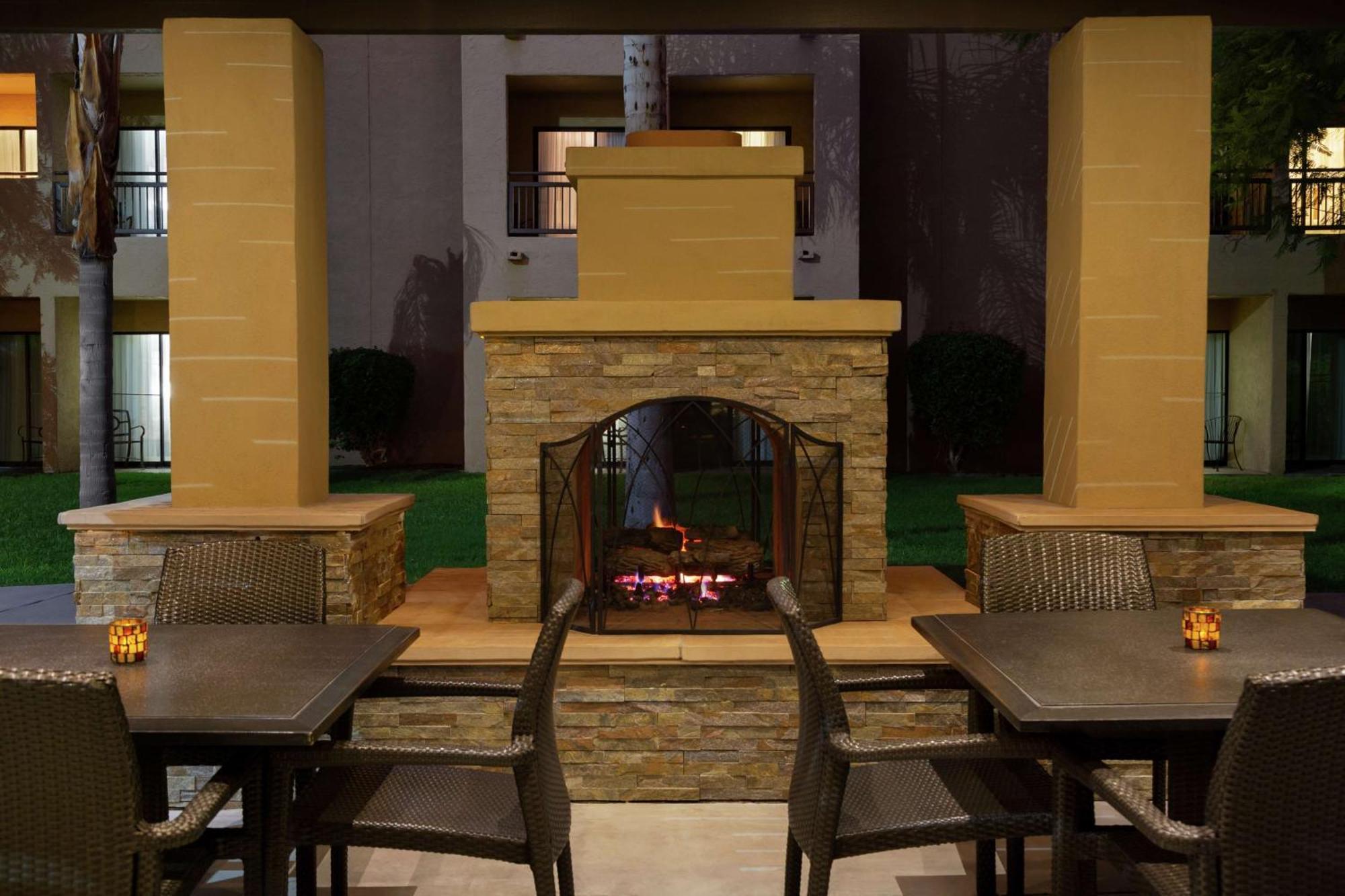 Embassy Suites By Hilton Phoenix Tempe Bagian luar foto
