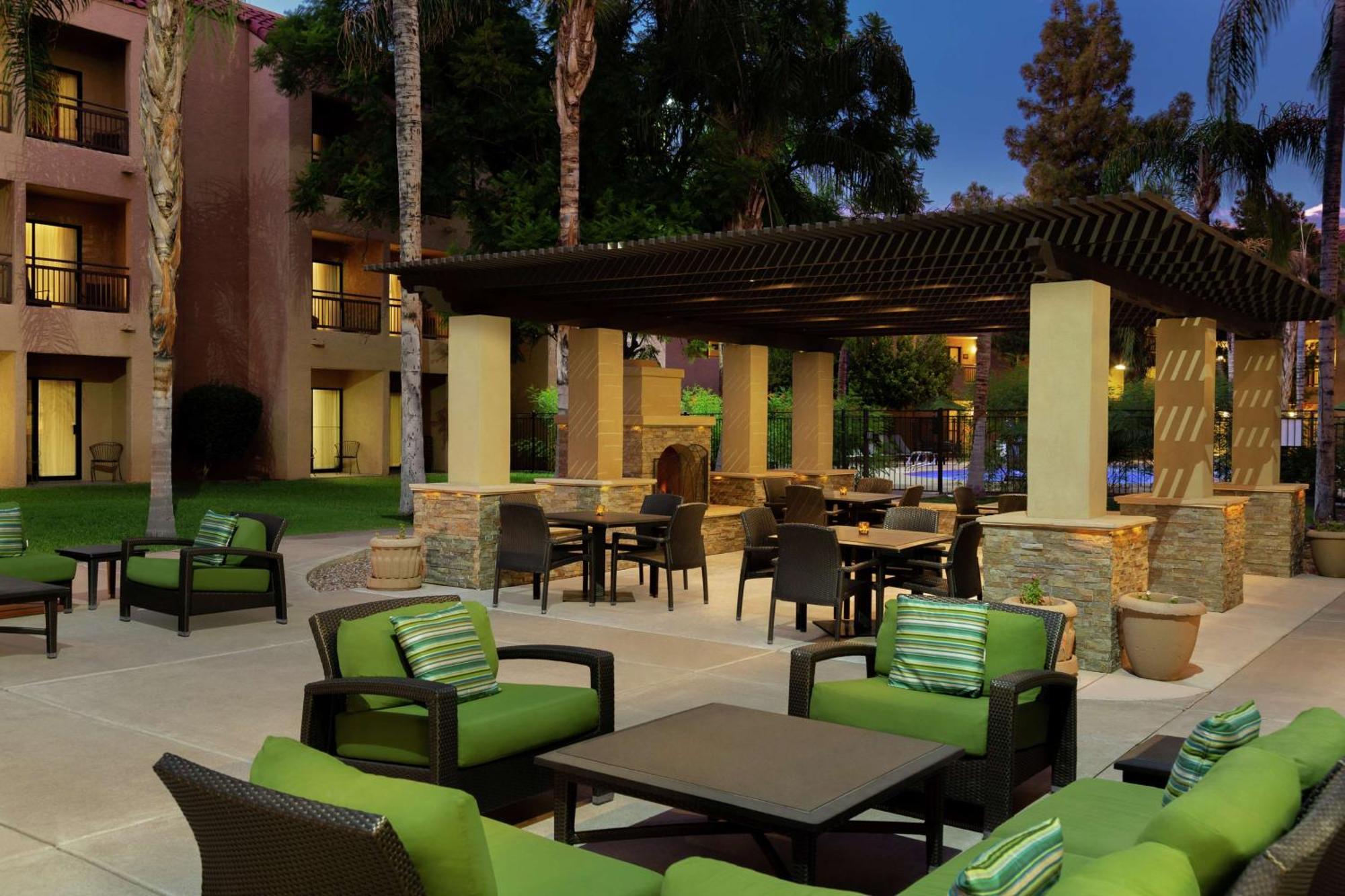 Embassy Suites By Hilton Phoenix Tempe Bagian luar foto