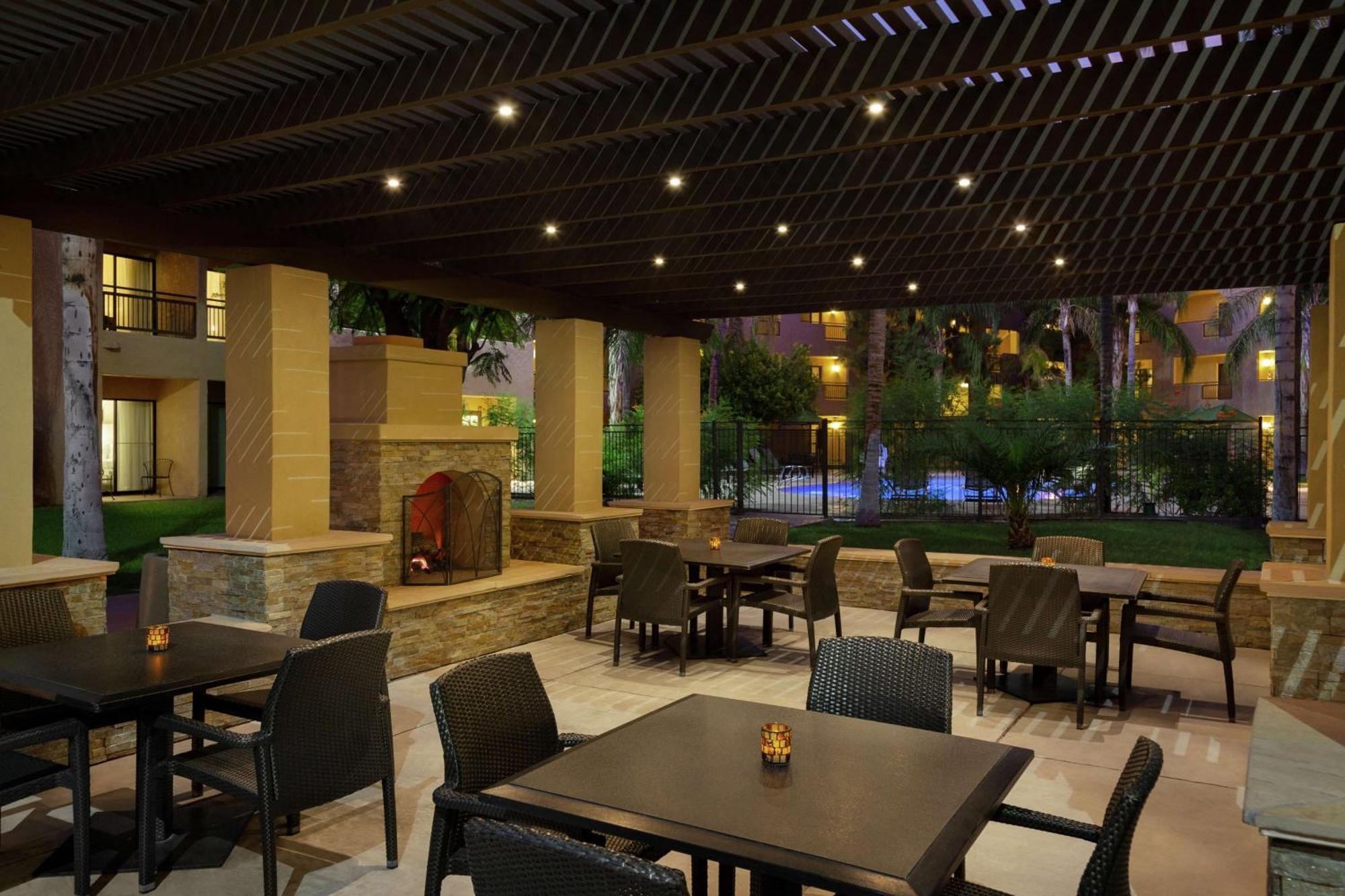 Embassy Suites By Hilton Phoenix Tempe Bagian luar foto