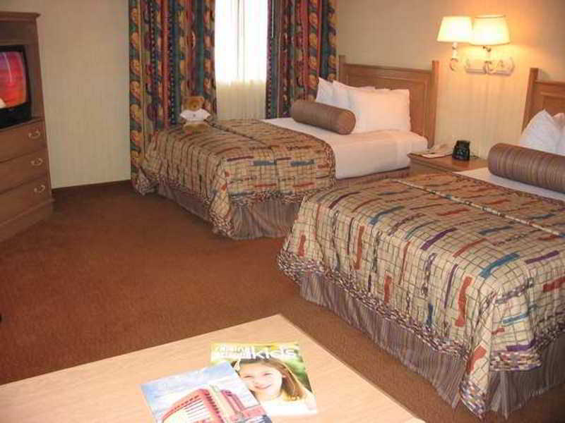 Embassy Suites By Hilton Phoenix Tempe Bagian luar foto
